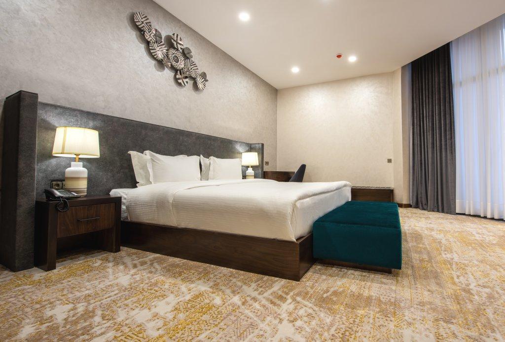 Wyndham Garden Tashkent Hotell Exteriör bild