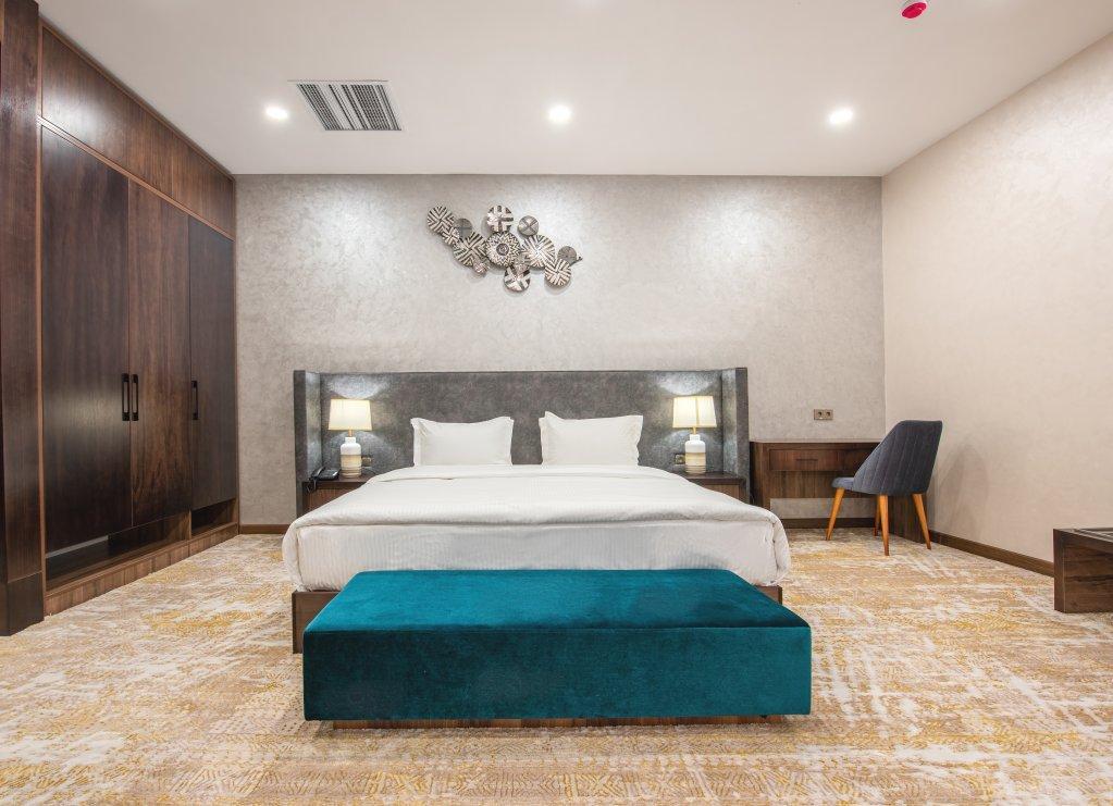Wyndham Garden Tashkent Hotell Exteriör bild