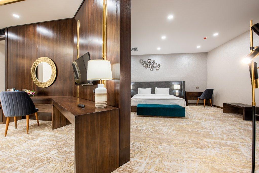 Wyndham Garden Tashkent Hotell Exteriör bild