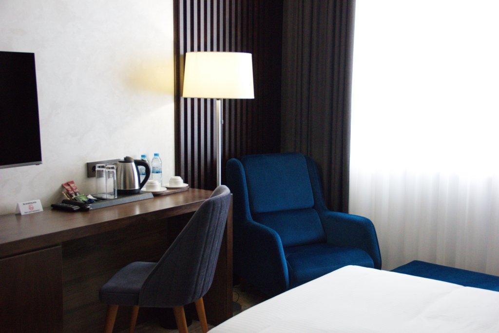 Wyndham Garden Tashkent Hotell Exteriör bild