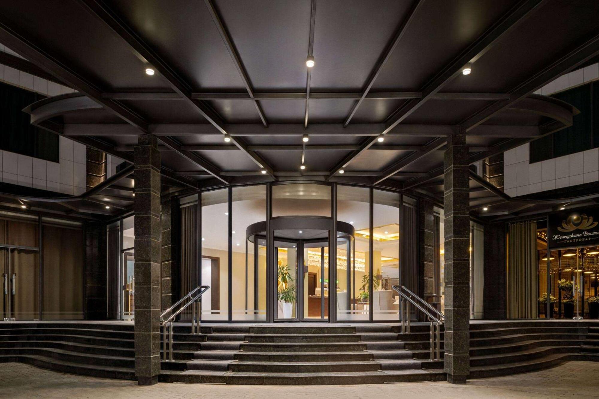 Wyndham Garden Tashkent Hotell Exteriör bild