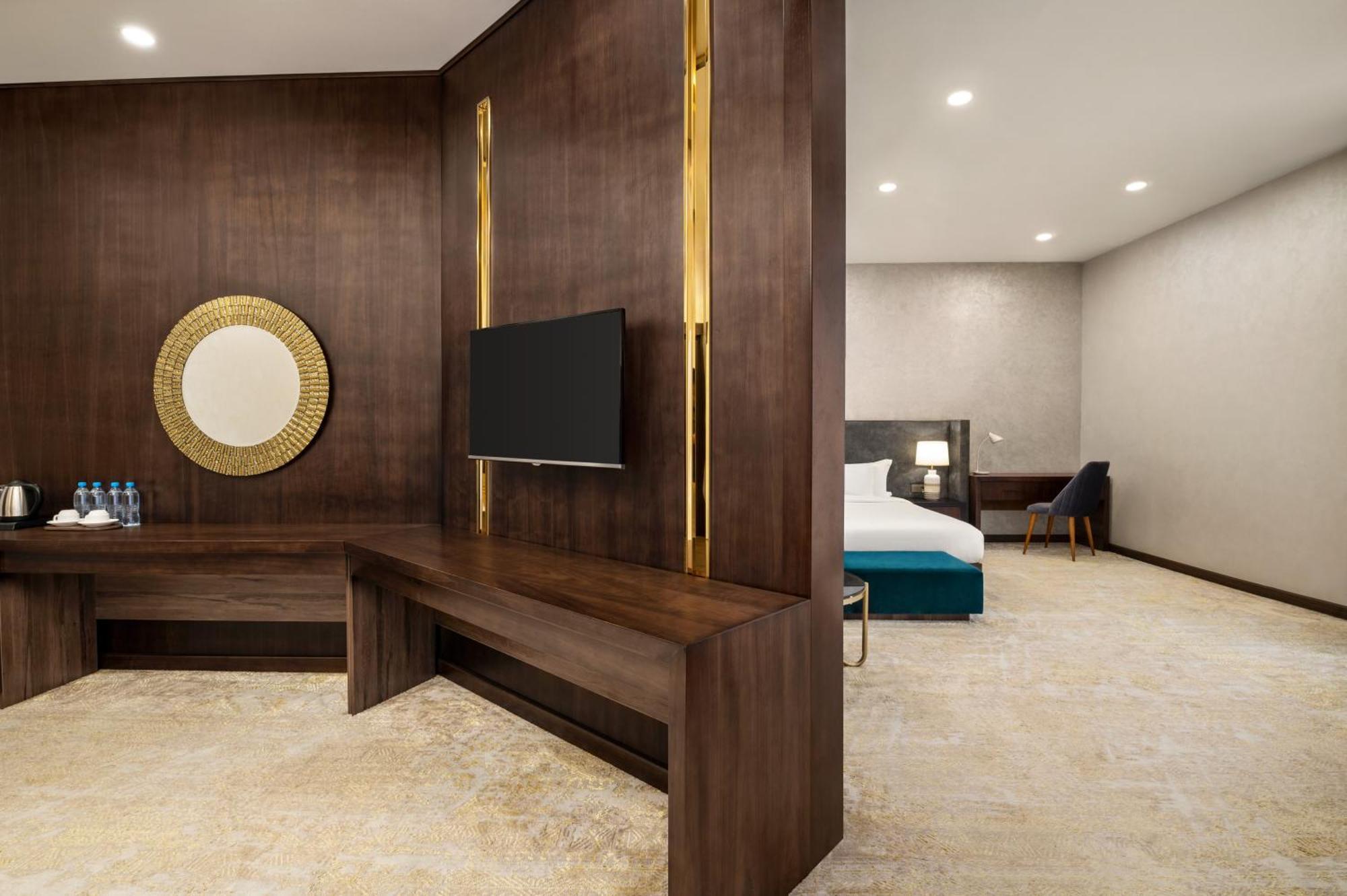 Wyndham Garden Tashkent Hotell Exteriör bild