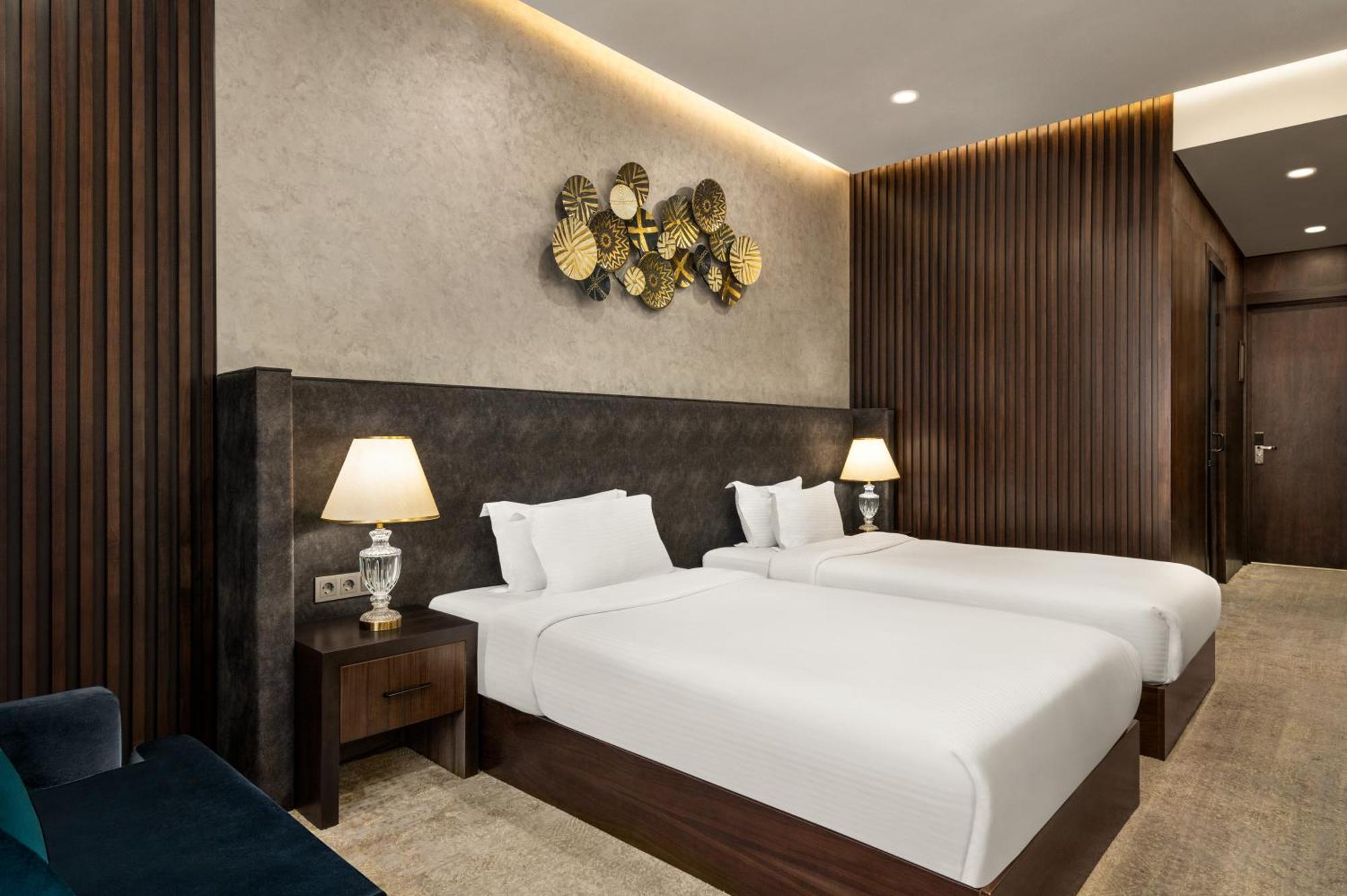 Wyndham Garden Tashkent Hotell Exteriör bild