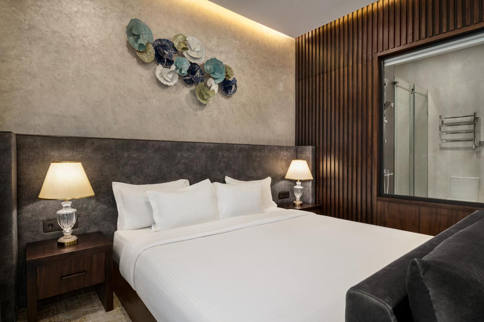 Wyndham Garden Tashkent Hotell Exteriör bild